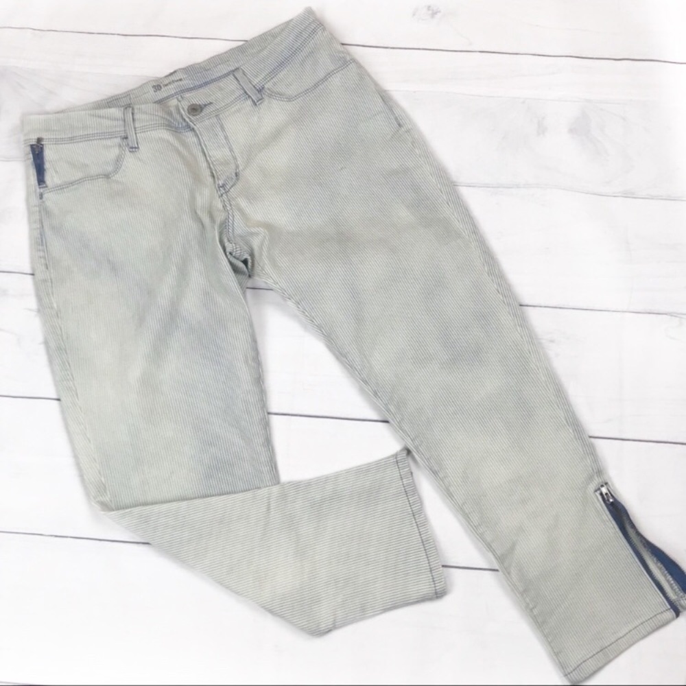 Levi’s Denim Curve Pinstripe Jean Capris 30